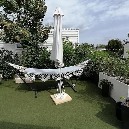 Camping Le Montourey Azur 78 Hotell Fréjus Exteriör bild